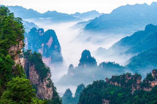 Chongqing Este - Zhangjiajie
