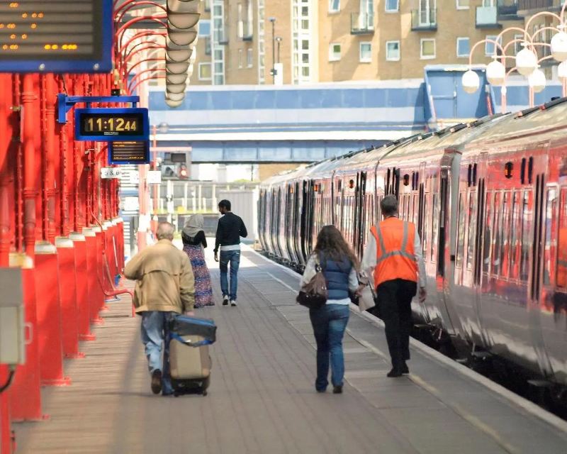 Does London Northwestern Railway offer First Class?