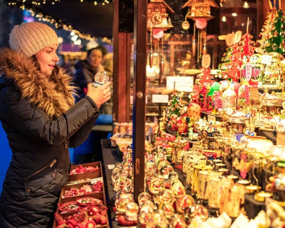 Edinburgh Christmas Market by train: Nearest station and routes