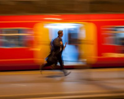 Do Railcards work on Peak trains?