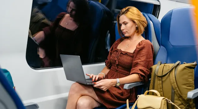 Steckdosen und Lademöglichkeiten