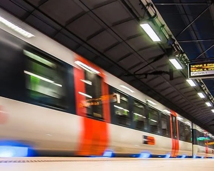 What happens if you miss your train in the UK? Rules and next steps