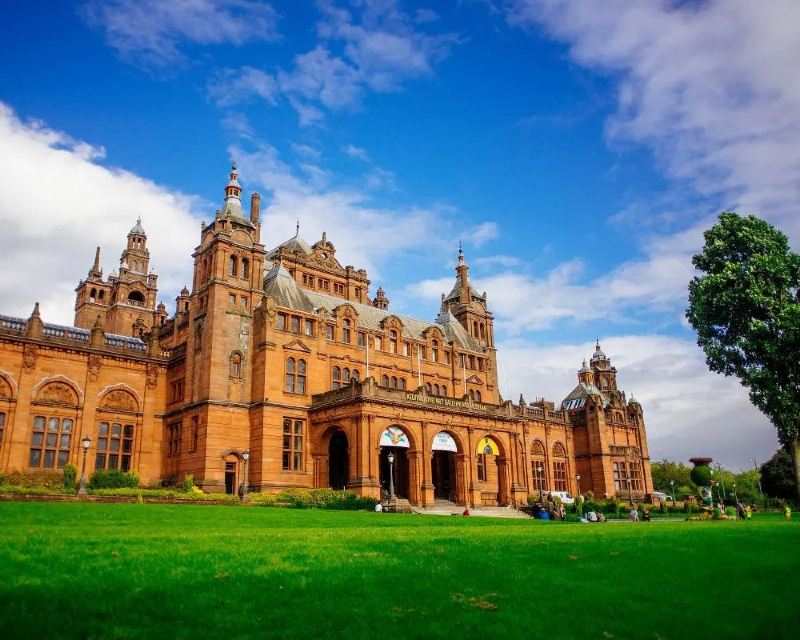 Getting the train to the University of Glasgow: Nearest station, routes & student travel guide
