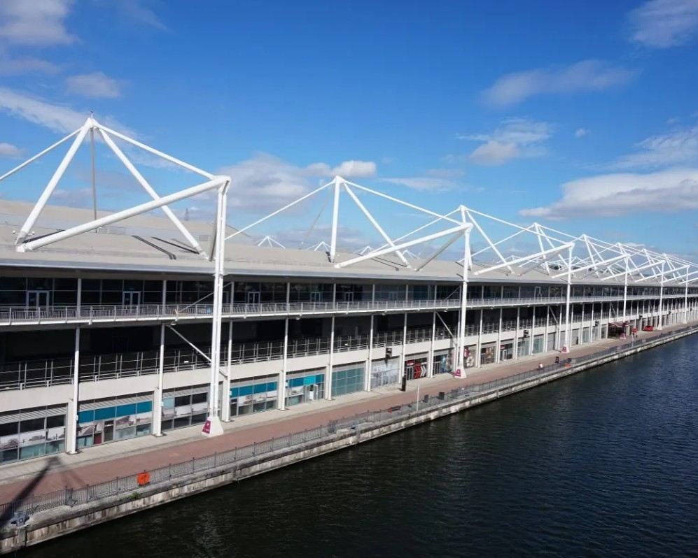 Getting the train to Excel London: Closest station & routes
