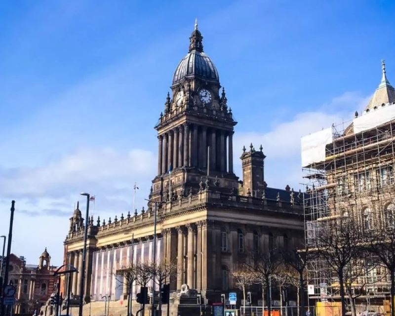 How to get from Manchester to Leeds: Train, coach or car?