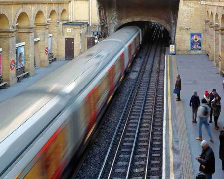 What happens if you miss your train in the UK? Rules and next steps