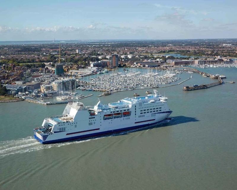 Portsmouth Historic Dockyard: Closest train station & routes