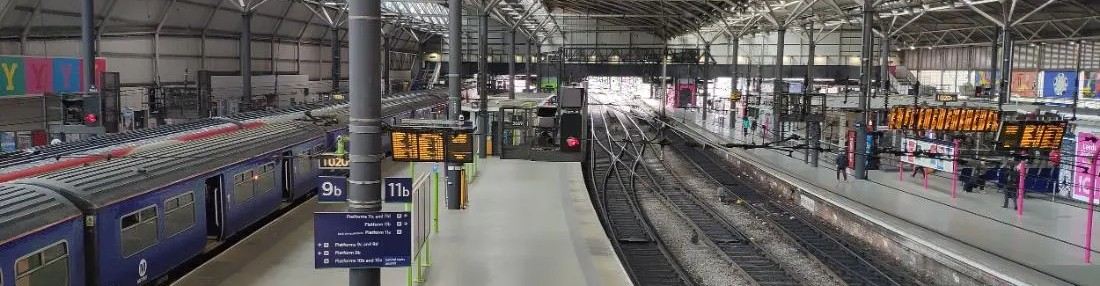 How to read UK train departure boards?