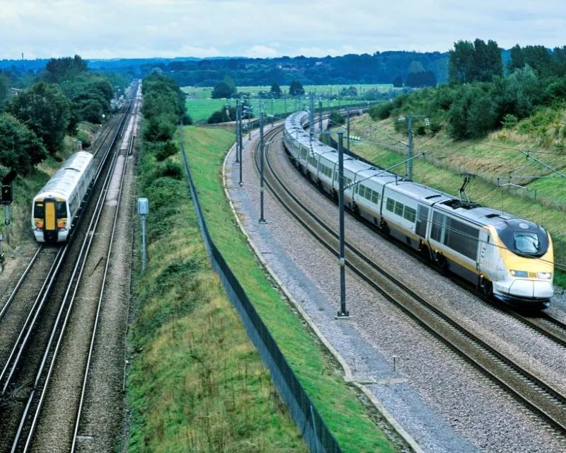 When are the earliest Eurostar trains from London?