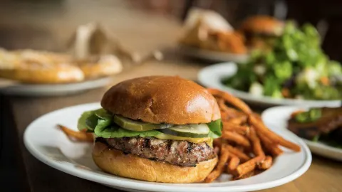 Staymaker Restaurant at Journeyman Distillery in バーリン