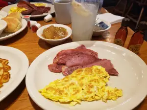 Cracker Barrel Old Country Store