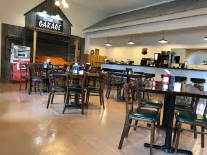 Chris' Cafe