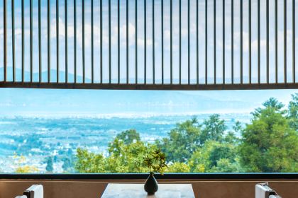 青寂溪谷半山酒店·枫见餐厅