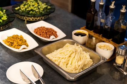 柏纳酒店(广元高铁站皇泽寺店)·华餐厅