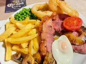 The Triangle Inn
