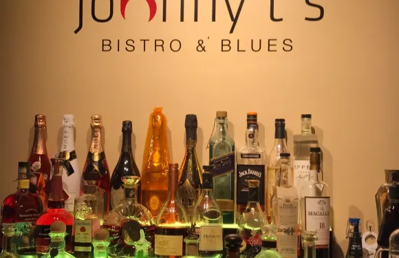 Johnny T's Bistro & Bar
