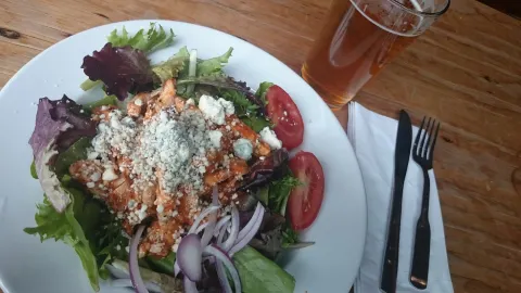 Fire On the Mountain Buffalo Wings | Interstate in มัลท์โนมาห์ เคาน์ตี