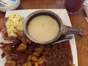 Ernie's Roadhouse