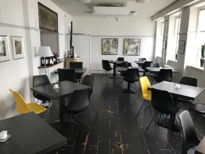 Roeds Bistro