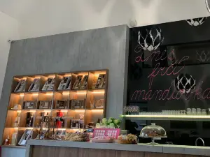 Hustopečská mandlárna