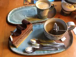 Okashi No Iwashita Main Store
