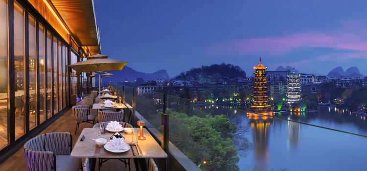 THE ClOUD RESTAURANT