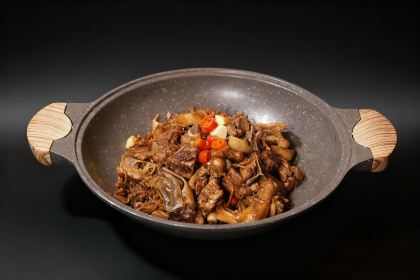 Wangyue Lake Shore · Banyan Lake Secret Restaurant