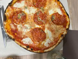 Pizzeria e Antipasteria L' Angoletto