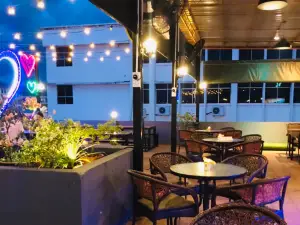 Honey Sweet Restaurant