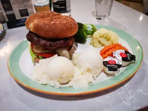 Coco's Terrace Steakhouse