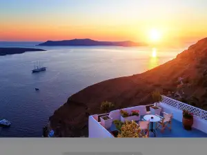 Popular Must-Visit Restaurants in Santorini