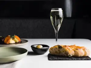 MOMAMI Restaurant