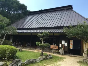 Kue Kazaana No Sato Gomokumeshi