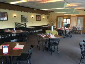 Trailside Restaurant & Lounge
