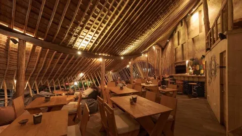 Cafe UFO in Ella