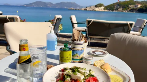 Cavos Cafe Bar Bistro in Samos