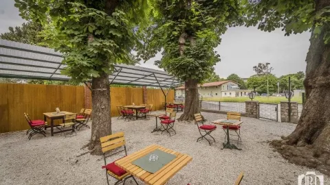 Dok Khun in Wels