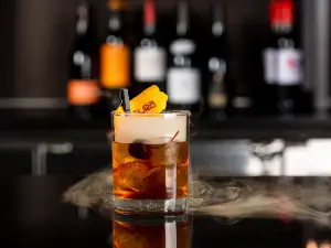 Aura Restaurant & Lounge
