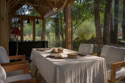 青寂溪谷半山酒店·枫见餐厅