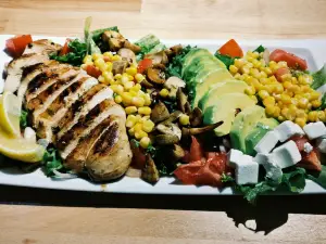 Miki's Food & Bar