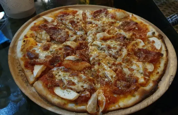 Molto Buono Pizza