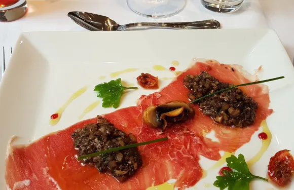 Saudade restaurant