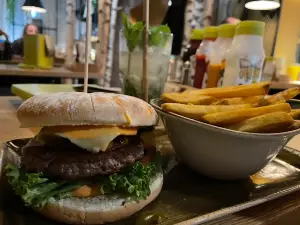 Hans im Gluck- Burgergrill (Chemnitz RATHAUS PASSAGEN)