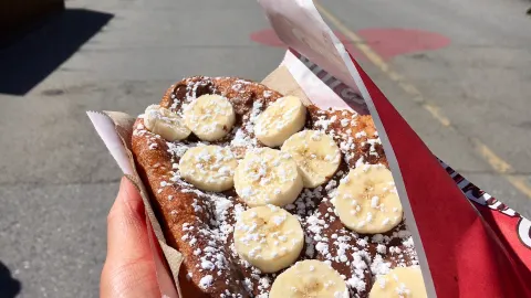 BeaverTails- Queues de Castor (Canmore) in Canmore