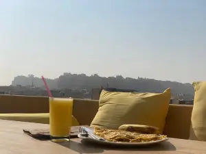 Pleasant Haveli - Rooftop Restaurant & AC DINNING