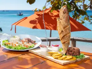 Cayuco Beach Bar