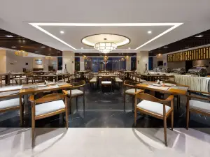 光雾山明宇豪雅酒店全景餐厅