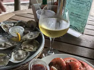 The White Tarpon Bar & Restaurant