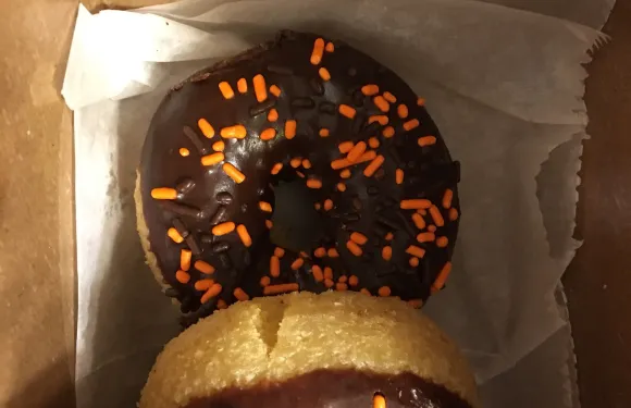 Benny's Donuts