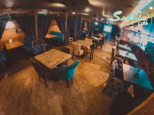Selfie Lounge Cafe